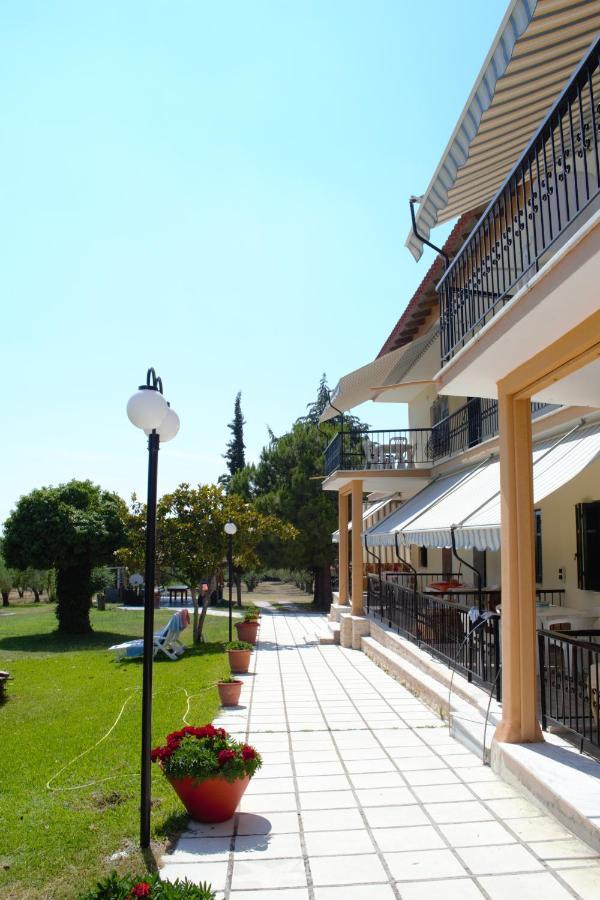 Olivemare Holidays Nea Iraklia Exterior photo