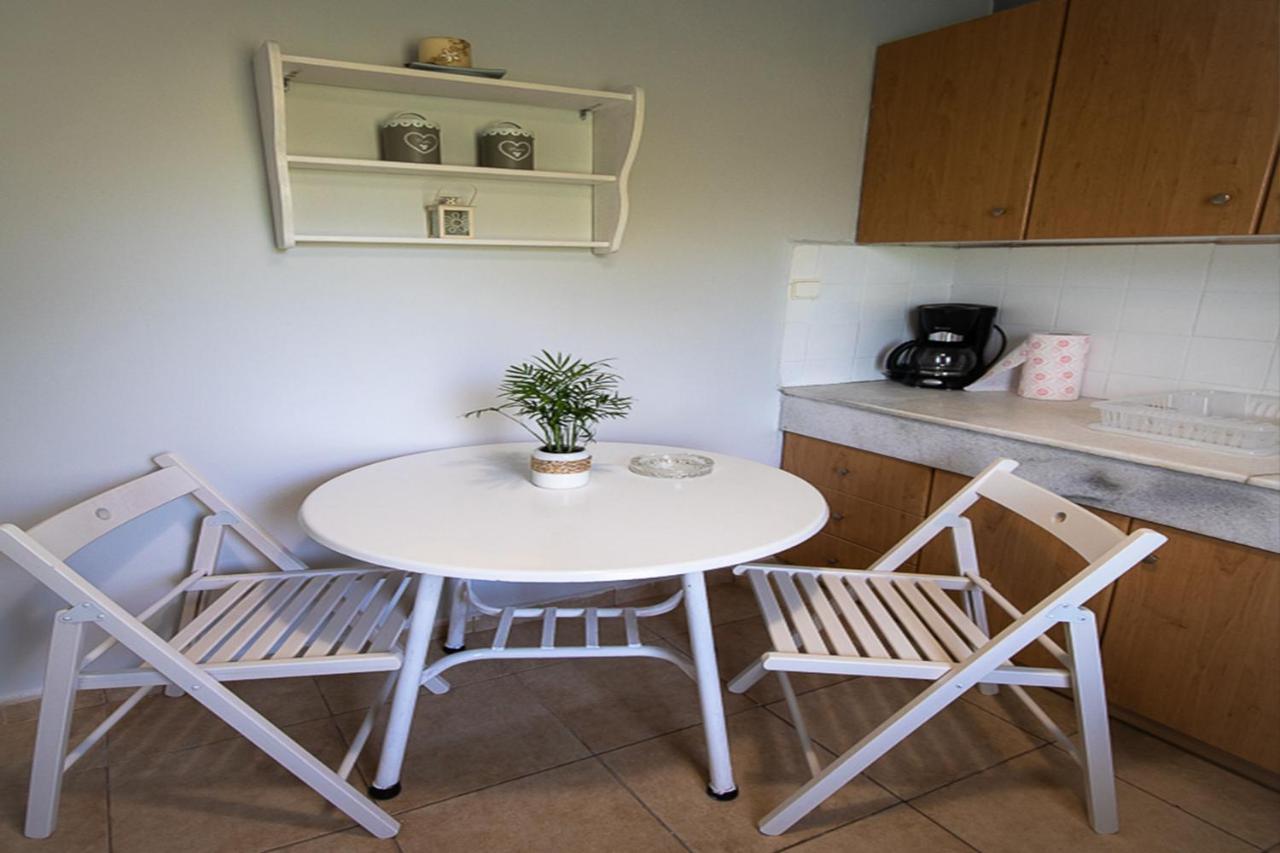 Olivemare Holidays Nea Iraklia Exterior photo